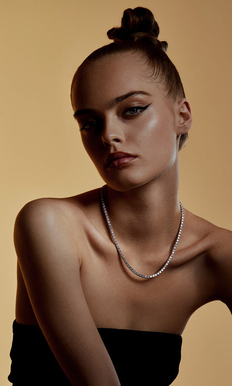Collier Tennis 22cts en or blanc serti de diamants – Maison Paillard